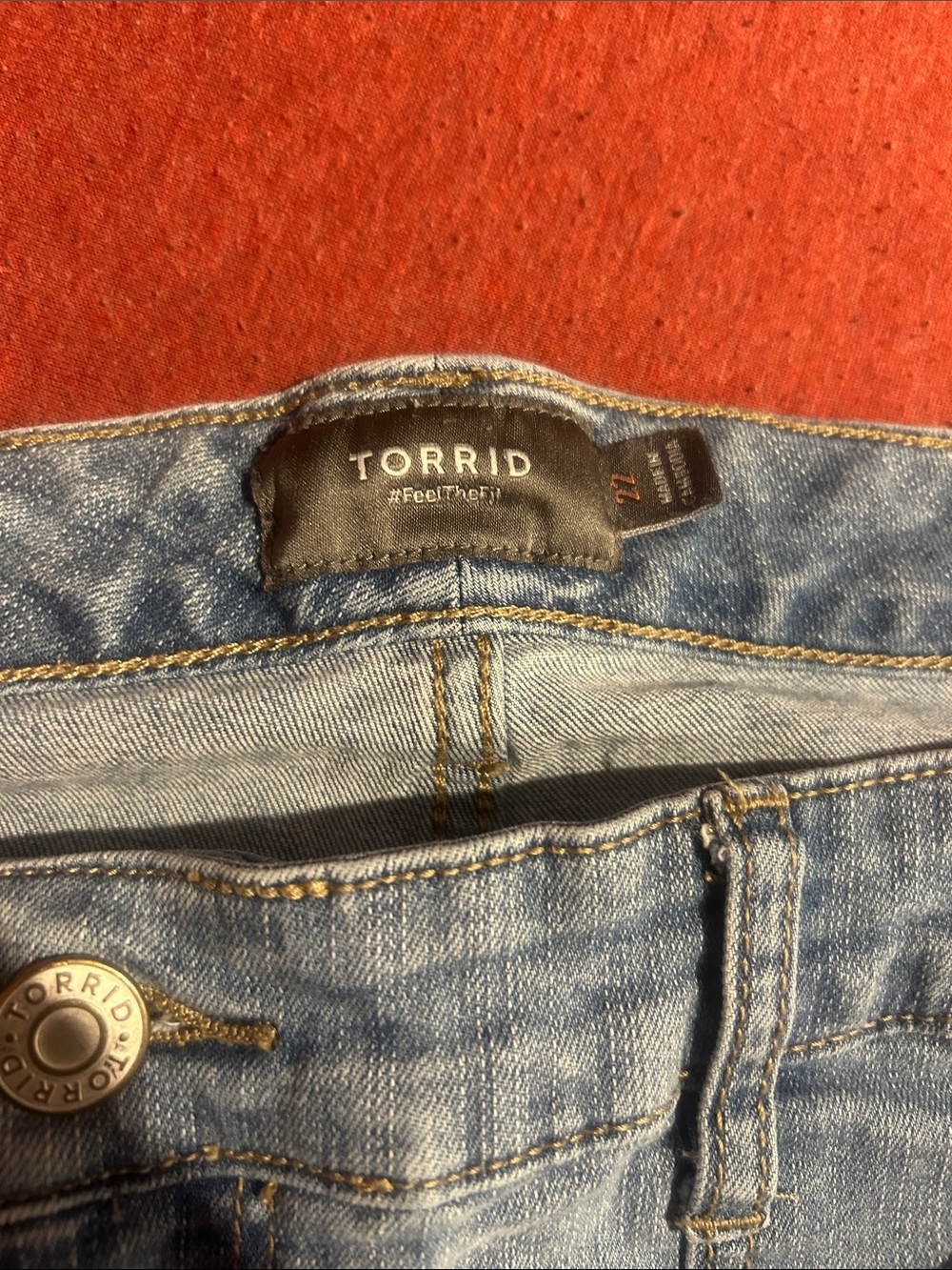 torrid Light Blue Distressed Denim Patch-Pocket Shorts - Picture 2 of 3